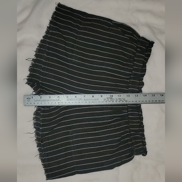 Faded black distressd look shorts w/ white stripes true craft women's size small - Picture 4 of 4